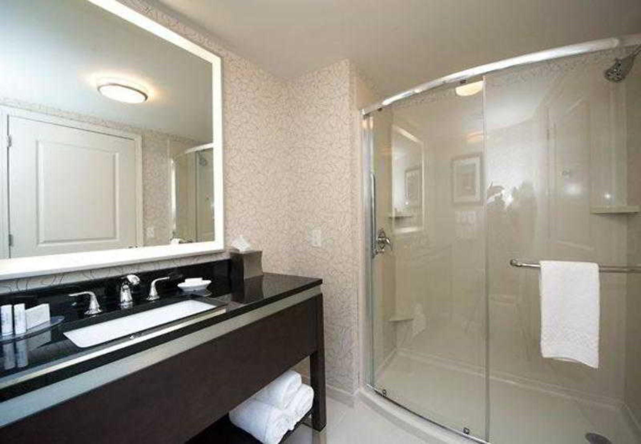 Residence Inn By Marriott Boston Logan Airport/Chelsea Room photo